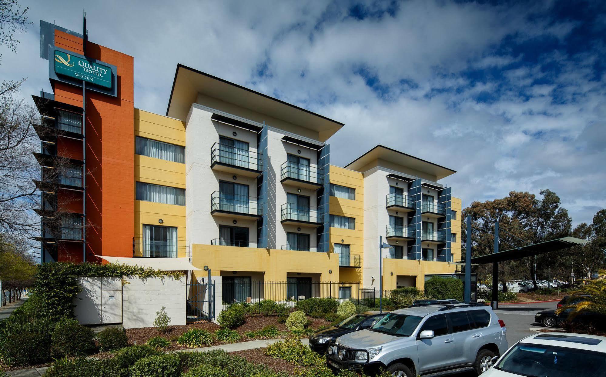The Woden Hotel Phillip Exterior foto